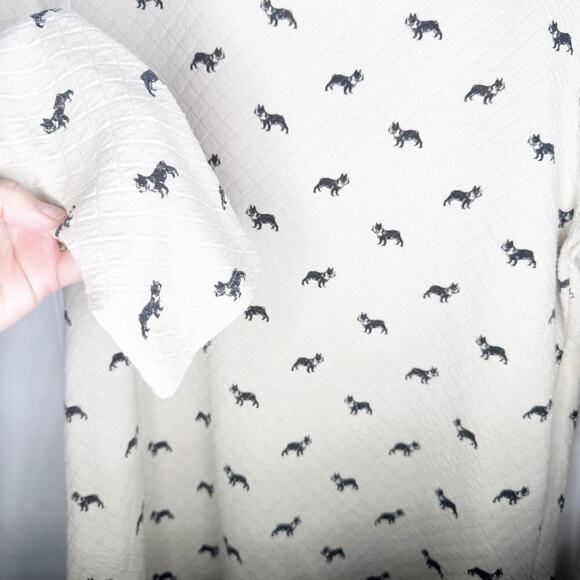 Art and Soul Dog Animal Print Long Sleeve Top Shirt Size Medium Exposed Back Zip - Picture 6 of 9